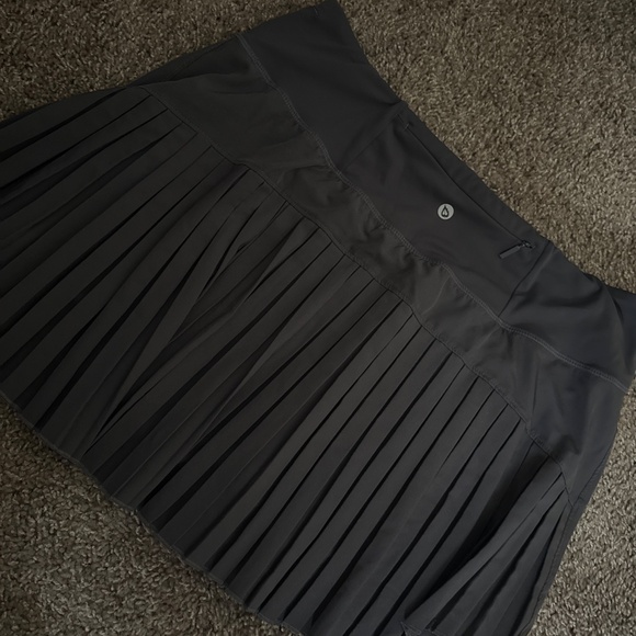 Baleaf Women's High-Waisted Pleated Running Skirt - Picture 3 of 3